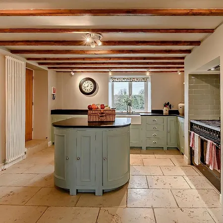 בית נופש 4 Bed In York G0091 *