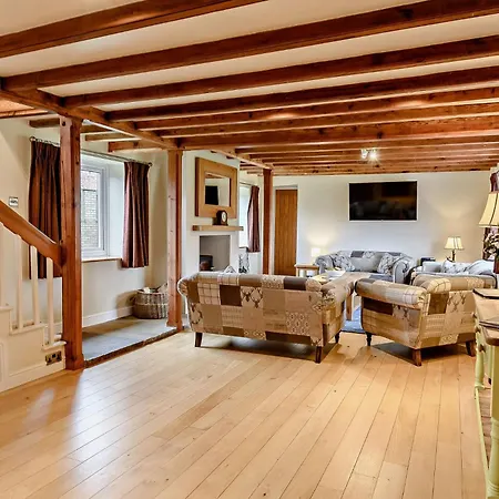 4 Bed In York G0091 *