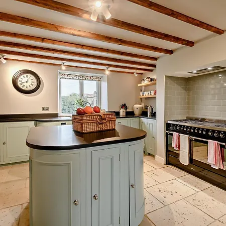 4 Bed In York G0091 Nyaraló *